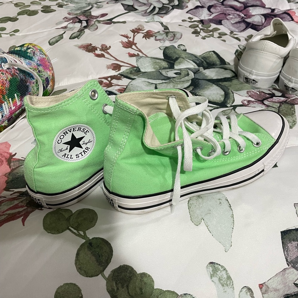 Converse Green Platform Sneakers Iconic Canvas Design